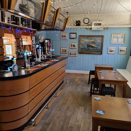 The Hope And Anchor Hotel Goodwick Luaran gambar